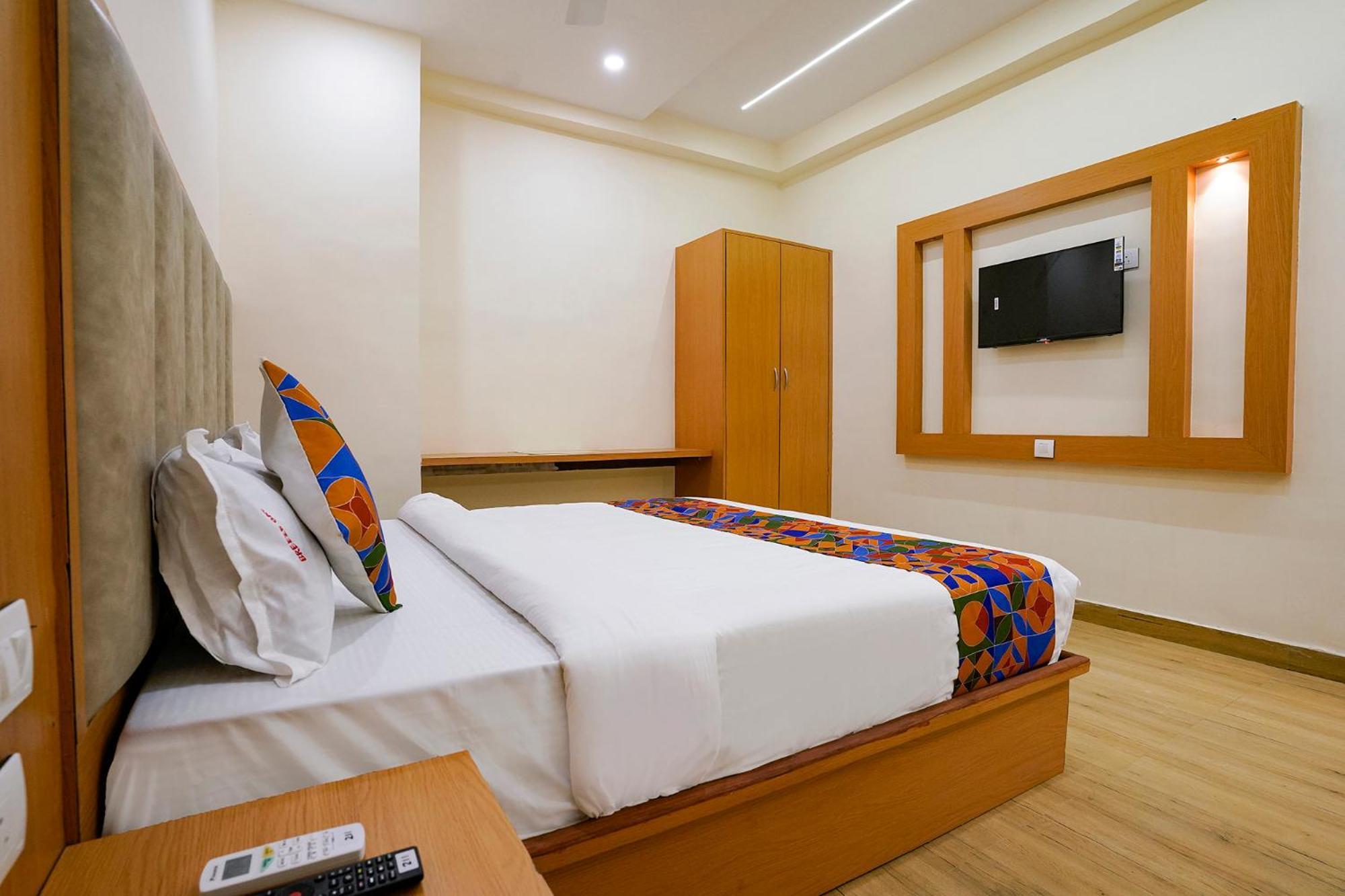 Fabhotel 7 Square - Nr Bkc Mumbai Exteriör bild