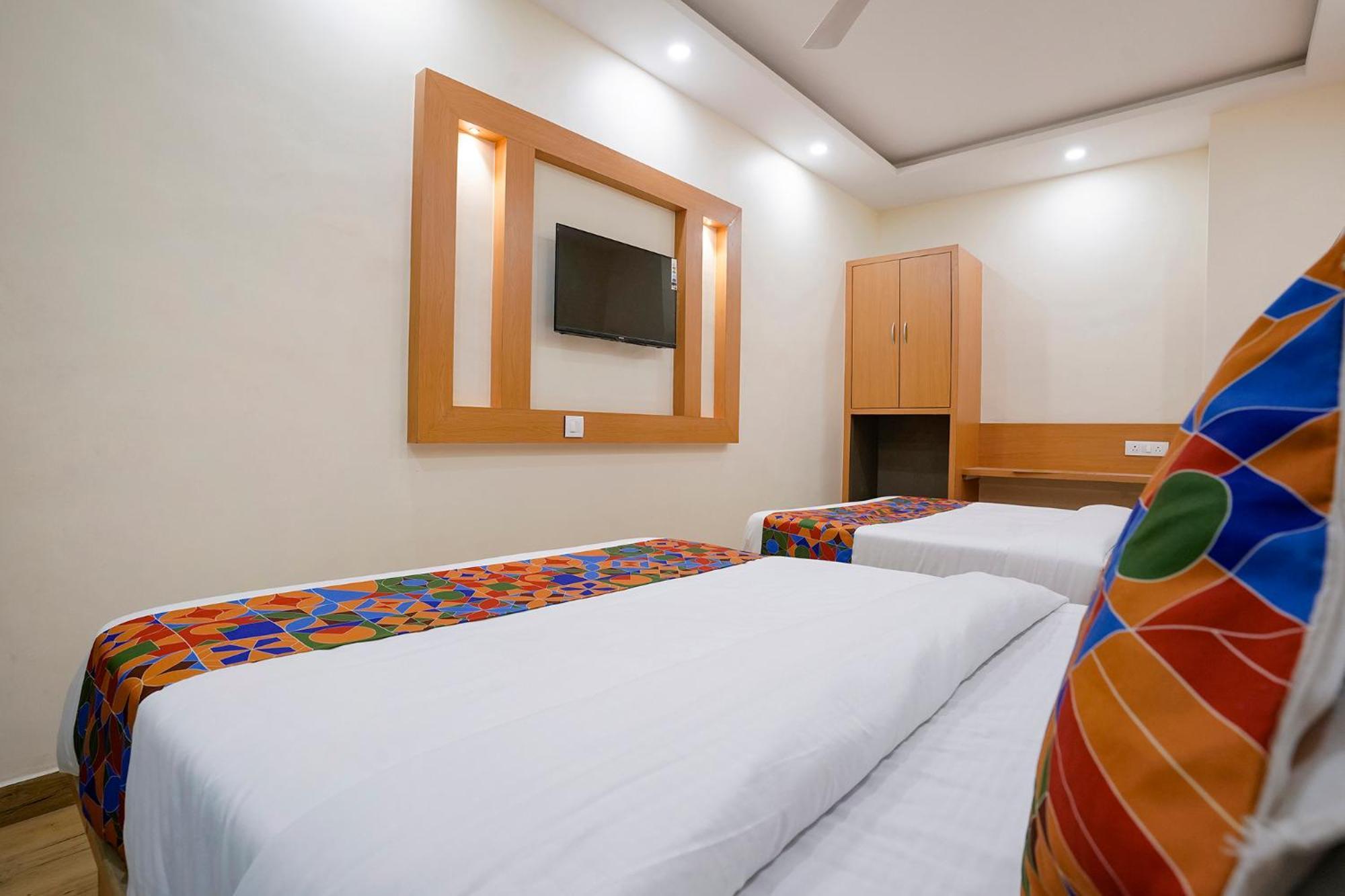 Fabhotel 7 Square - Nr Bkc Mumbai Exteriör bild