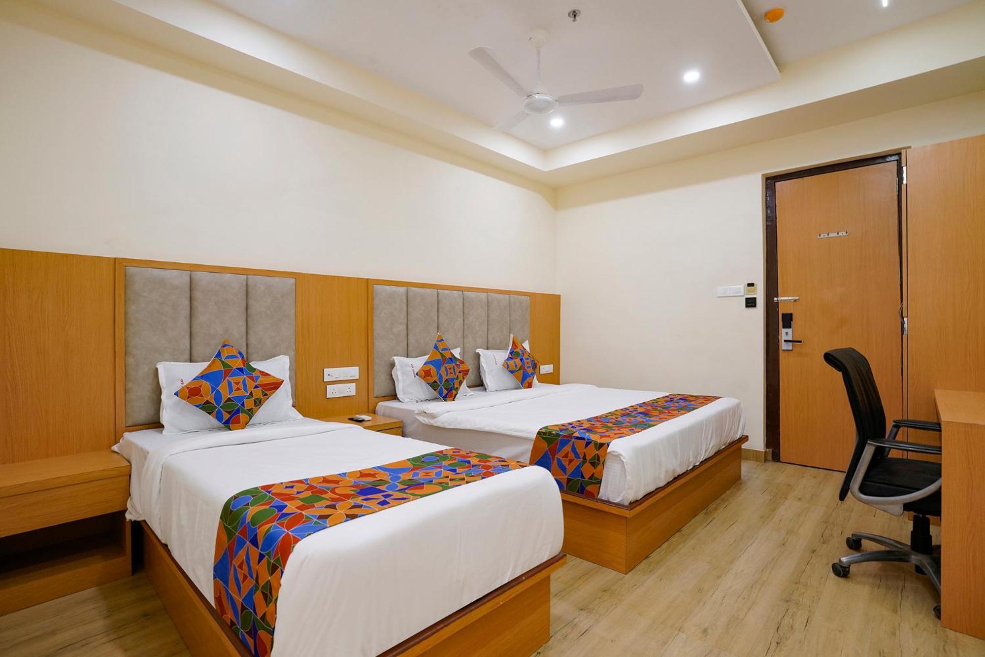 Fabhotel 7 Square - Nr Bkc Mumbai Exteriör bild