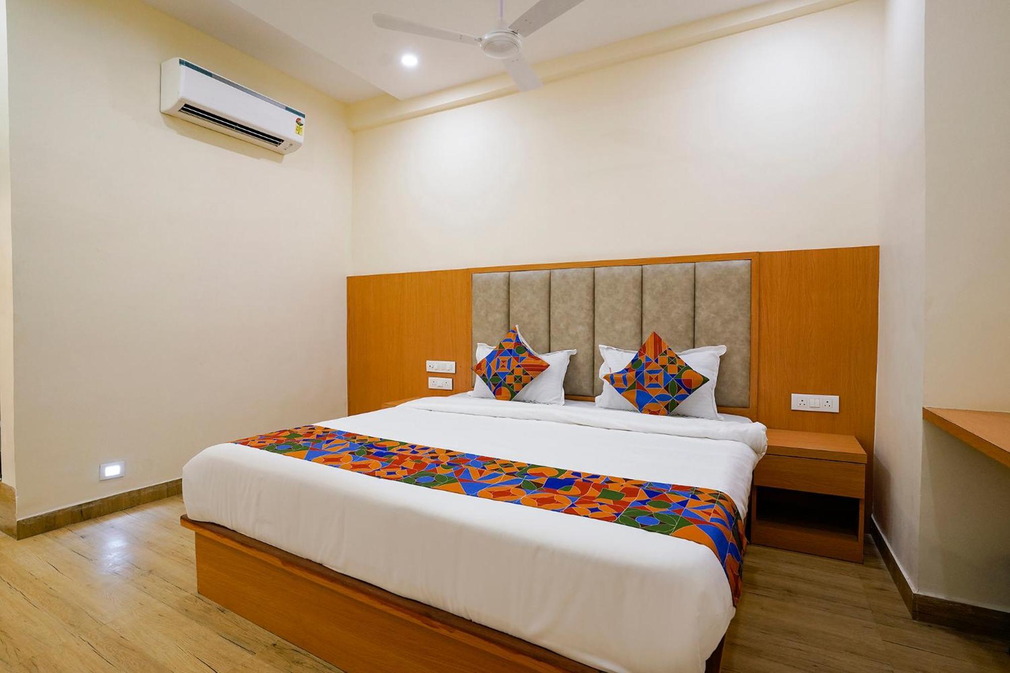 Fabhotel 7 Square - Nr Bkc Mumbai Exteriör bild
